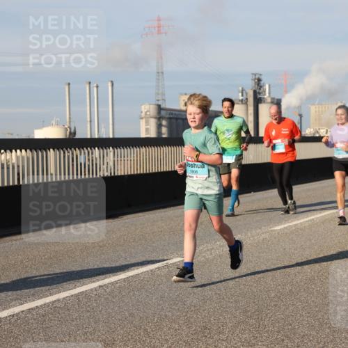 03.10.2025 - Köhlbrandbrückenlauf Lena Gebhardt http://msf.ph/oto/9136641 03.10.2025 09:54:30 Position 2 1806 meine-sportfotos.de