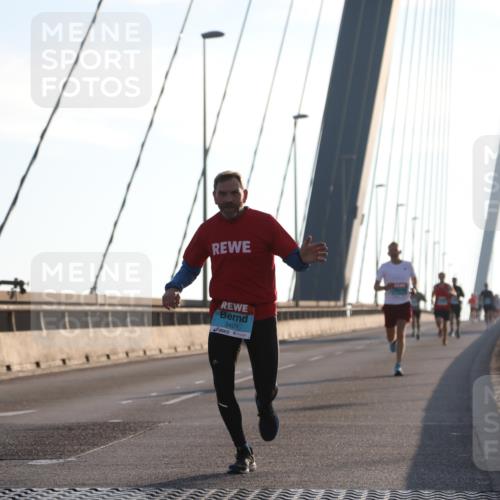 03.10.2025 - Köhlbrandbrückenlauf Yannick Fuchs http://msf.ph/oto/9136648 03.10.2025 08:20:26 Position 2 3401 meine-sportfotos.de