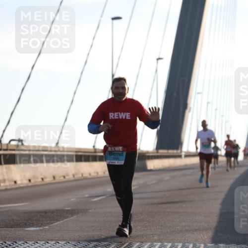 03.10.2025 - Köhlbrandbrückenlauf Yannick Fuchs http://msf.ph/oto/9136654 03.10.2025 08:20:26 Position 2 3401 meine-sportfotos.de