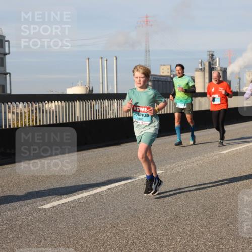 03.10.2025 - Köhlbrandbrückenlauf Lena Gebhardt http://msf.ph/oto/9136663 03.10.2025 09:54:30 Position 2 1806 meine-sportfotos.de