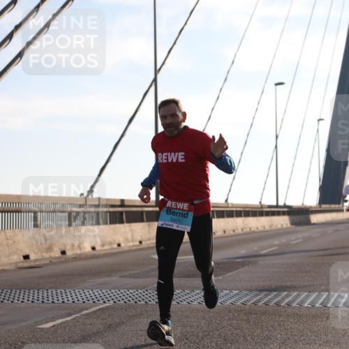 03.10.2025 - Köhlbrandbrückenlauf Yannick Fuchs http://msf.ph/oto/9136670 03.10.2025 08:20:27 Position 2 3401 meine-sportfotos.de