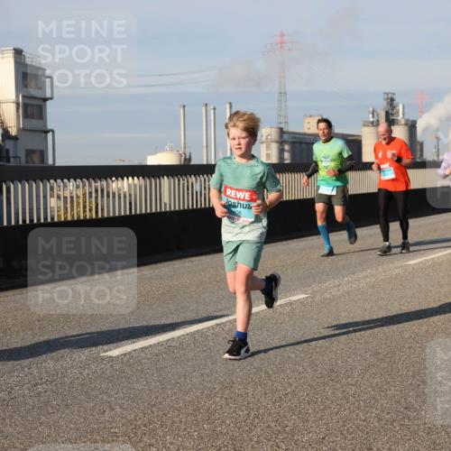 03.10.2025 - Köhlbrandbrückenlauf Lena Gebhardt http://msf.ph/oto/9136676 03.10.2025 09:54:30 Position 2 1806 meine-sportfotos.de