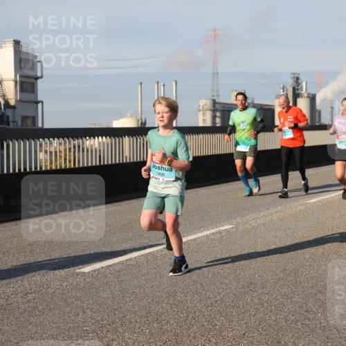 03.10.2025 - Köhlbrandbrückenlauf Lena Gebhardt http://msf.ph/oto/9136685 03.10.2025 09:54:30 Position 2 1806 meine-sportfotos.de
