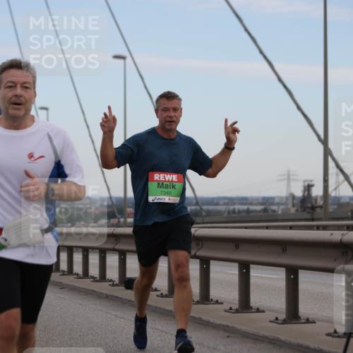 03.10.2025 - Köhlbrandbrückenlauf Jannik Wohlers http://msf.ph/oto/9136691 03.10.2025 15:24:44 Position 1 7340 meine-sportfotos.de