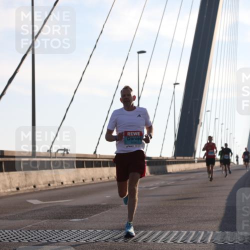 03.10.2025 - Köhlbrandbrückenlauf Yannick Fuchs http://msf.ph/oto/9136706 03.10.2025 08:20:30 Position 2 3086 meine-sportfotos.de
