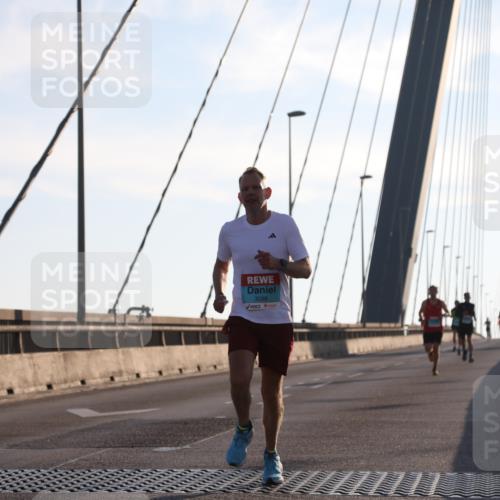 03.10.2025 - Köhlbrandbrückenlauf Yannick Fuchs http://msf.ph/oto/9136710 03.10.2025 08:20:30 Position 2 3086 meine-sportfotos.de