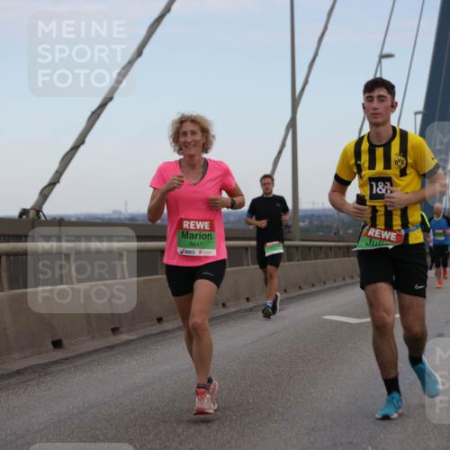 03.10.2025 - Köhlbrandbrückenlauf Jannik Wohlers http://msf.ph/oto/9136769 03.10.2025 15:24:46 Position 1 7112, 8847, 1 meine-sportfotos.de