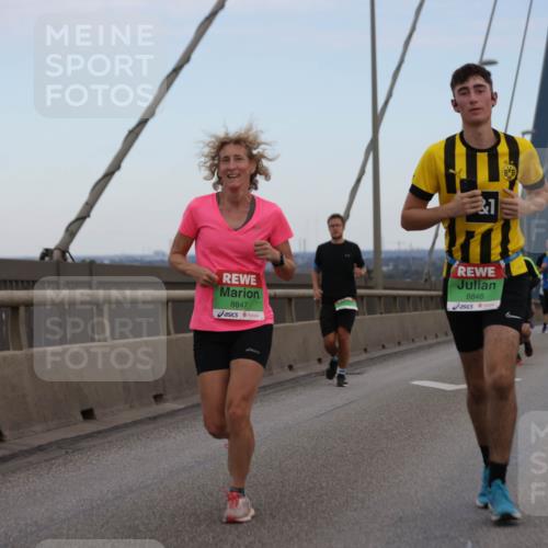 03.10.2025 - Köhlbrandbrückenlauf Jannik Wohlers http://msf.ph/oto/9136786 03.10.2025 15:24:46 Position 1 8847, 8846 meine-sportfotos.de
