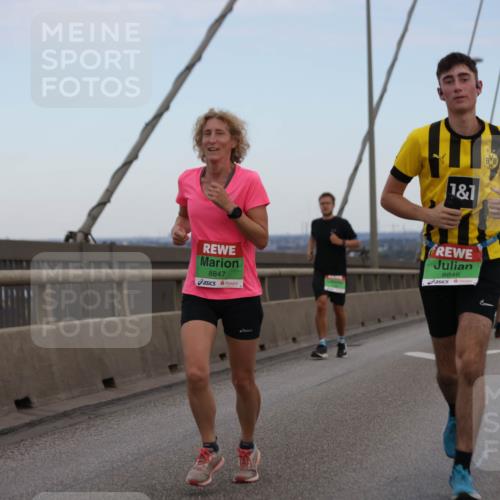 03.10.2025 - Köhlbrandbrückenlauf Jannik Wohlers http://msf.ph/oto/9136802 03.10.2025 15:24:46 Position 1 978, 8847, 1, 1, 8846 meine-sportfotos.de