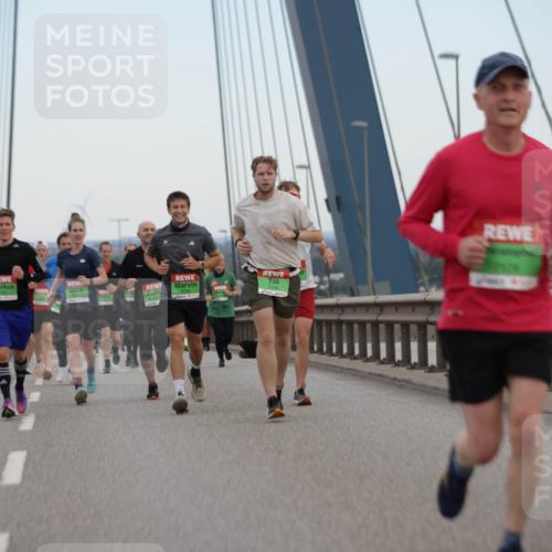03.10.2025 - Köhlbrandbrückenlauf Jannik Wohlers http://msf.ph/oto/9136846 03.10.2025 15:24:48 Position 1 7174 meine-sportfotos.de