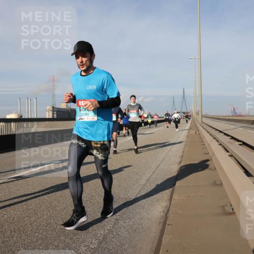 03.10.2025 - Köhlbrandbrückenlauf Lena Gebhardt http://msf.ph/oto/9136918 03.10.2025 09:54:44 Position 2 71, 3394 meine-sportfotos.de