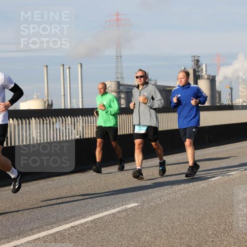 03.10.2025 - Köhlbrandbrückenlauf Lena Gebhardt http://msf.ph/oto/9136967 03.10.2025 09:54:47 Position 2 3157, 3392 meine-sportfotos.de