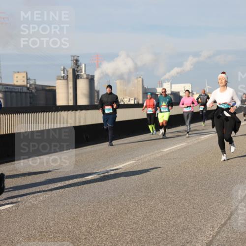 03.10.2025 - Köhlbrandbrückenlauf Lena Gebhardt http://msf.ph/oto/9136983 03.10.2025 09:54:48 Position 2  meine-sportfotos.de