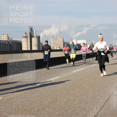 03.10.2025 - Köhlbrandbrückenlauf Lena Gebhardt http://msf.ph/oto/9136986 03.10.2025 09:54:48 Position 2  meine-sportfotos.de