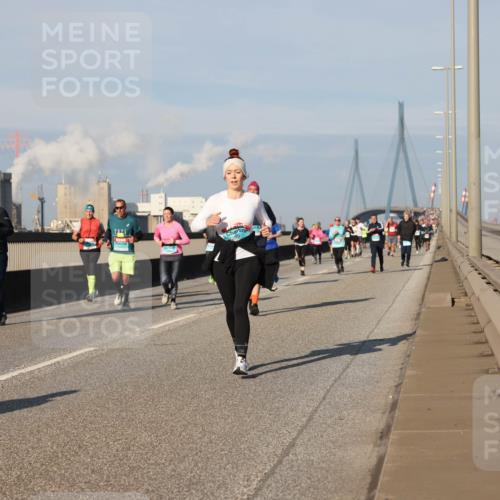03.10.2025 - Köhlbrandbrückenlauf Lena Gebhardt http://msf.ph/oto/9136992 03.10.2025 09:54:49 Position 2 20, 25 meine-sportfotos.de