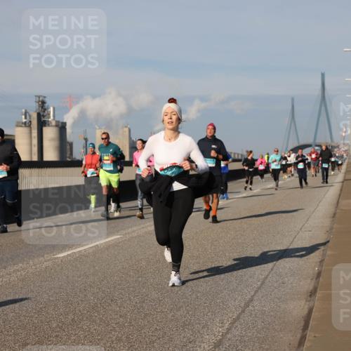 03.10.2025 - Köhlbrandbrückenlauf Lena Gebhardt http://msf.ph/oto/9137000 03.10.2025 09:54:49 Position 2  meine-sportfotos.de