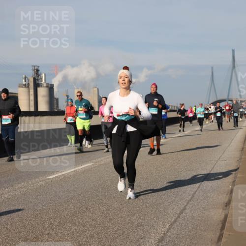 03.10.2025 - Köhlbrandbrückenlauf Lena Gebhardt http://msf.ph/oto/9137004 03.10.2025 09:54:50 Position 2  meine-sportfotos.de
