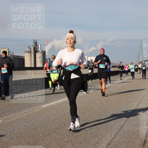 03.10.2025 - Köhlbrandbrückenlauf Lena Gebhardt http://msf.ph/oto/9137012 03.10.2025 09:54:50 Position 2  meine-sportfotos.de