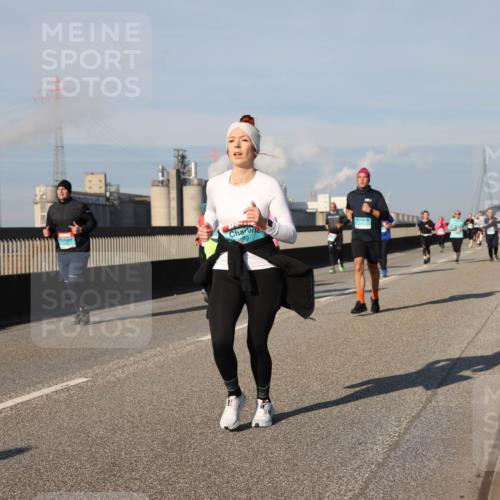 03.10.2025 - Köhlbrandbrückenlauf Lena Gebhardt http://msf.ph/oto/9137013 03.10.2025 09:54:50 Position 2 69 meine-sportfotos.de