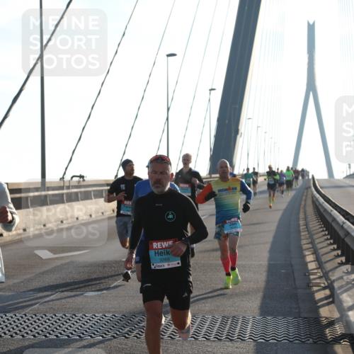 03.10.2025 - Köhlbrandbrückenlauf Yannick Fuchs http://msf.ph/oto/9137048 03.10.2025 08:20:57 Position 2 3267, 3269 meine-sportfotos.de