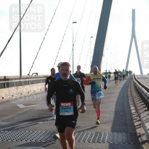 03.10.2025 - Köhlbrandbrückenlauf Yannick Fuchs http://msf.ph/oto/9137054 03.10.2025 08:20:57 Position 2 3267, 3269 meine-sportfotos.de