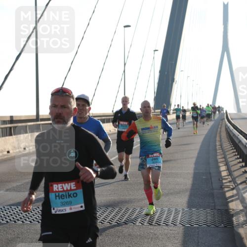 03.10.2025 - Köhlbrandbrückenlauf Yannick Fuchs http://msf.ph/oto/9137061 03.10.2025 08:20:57 Position 2 3269, 3610 meine-sportfotos.de