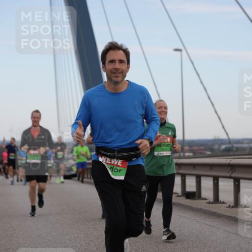 03.10.2025 - Köhlbrandbrückenlauf Jannik Wohlers http://msf.ph/oto/9137103 03.10.2025 15:24:56 Position 1 570, 9618 meine-sportfotos.de