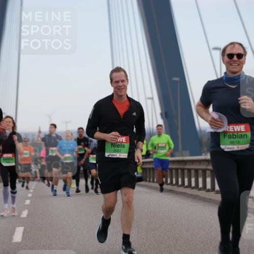 03.10.2025 - Köhlbrandbrückenlauf Jannik Wohlers http://msf.ph/oto/9137139 03.10.2025 15:24:57 Position 1 9483, 9091, 9619 meine-sportfotos.de