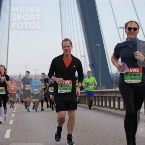 03.10.2025 - Köhlbrandbrückenlauf Jannik Wohlers http://msf.ph/oto/9137143 03.10.2025 15:24:57 Position 1 9483, 9091, 9619 meine-sportfotos.de