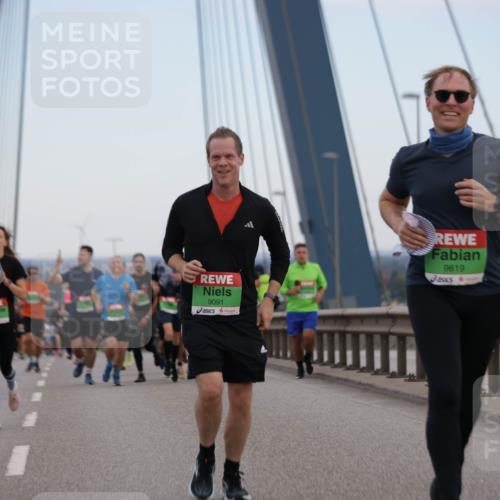 03.10.2025 - Köhlbrandbrückenlauf Jannik Wohlers http://msf.ph/oto/9137148 03.10.2025 15:24:57 Position 1 9483, 9091, 9619 meine-sportfotos.de