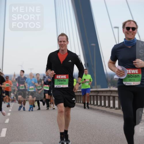 03.10.2025 - Köhlbrandbrückenlauf Jannik Wohlers http://msf.ph/oto/9137152 03.10.2025 15:24:57 Position 1 9483, 9091, 9619 meine-sportfotos.de