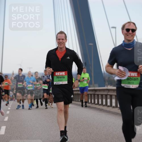 03.10.2025 - Köhlbrandbrückenlauf Jannik Wohlers http://msf.ph/oto/9137157 03.10.2025 15:24:57 Position 1 9483, 9091, 9619 meine-sportfotos.de