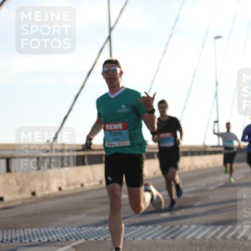 03.10.2025 - Köhlbrandbrückenlauf Yannick Fuchs http://msf.ph/oto/9137181 03.10.2025 08:21:07 Position 2  meine-sportfotos.de
