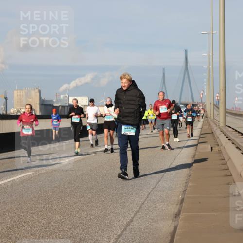 03.10.2025 - Köhlbrandbrückenlauf Lena Gebhardt http://msf.ph/oto/9137182 03.10.2025 09:55:02 Position 2 1372 meine-sportfotos.de