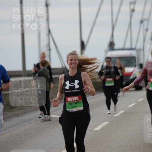 03.10.2025 - Köhlbrandbrückenlauf Jannik Wohlers http://msf.ph/oto/9137200 03.10.2025 16:07:25 Position 1 6, 9255, 8186 meine-sportfotos.de