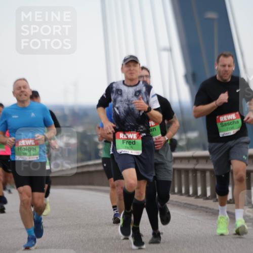 03.10.2025 - Köhlbrandbrückenlauf Jannik Wohlers http://msf.ph/oto/9137238 03.10.2025 15:25:00 Position 1 7805, 7196, 7226 meine-sportfotos.de
