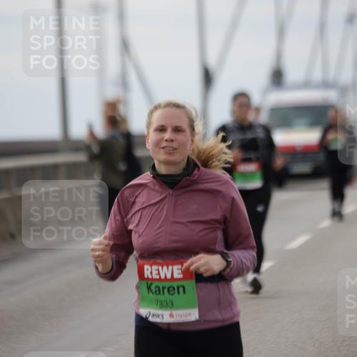 03.10.2025 - Köhlbrandbrückenlauf Jannik Wohlers http://msf.ph/oto/9137249 03.10.2025 16:07:29 Position 1 7833 meine-sportfotos.de