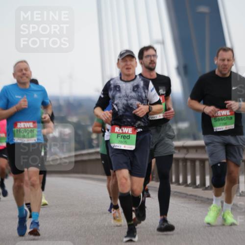 03.10.2025 - Köhlbrandbrückenlauf Jannik Wohlers http://msf.ph/oto/9137258 03.10.2025 15:25:01 Position 1 7805, 7196, 7228 meine-sportfotos.de