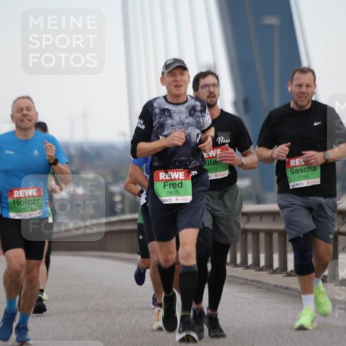 03.10.2025 - Köhlbrandbrückenlauf Jannik Wohlers http://msf.ph/oto/9137274 03.10.2025 15:25:01 Position 1 7196, 7226, 8613, 010, 7805 meine-sportfotos.de