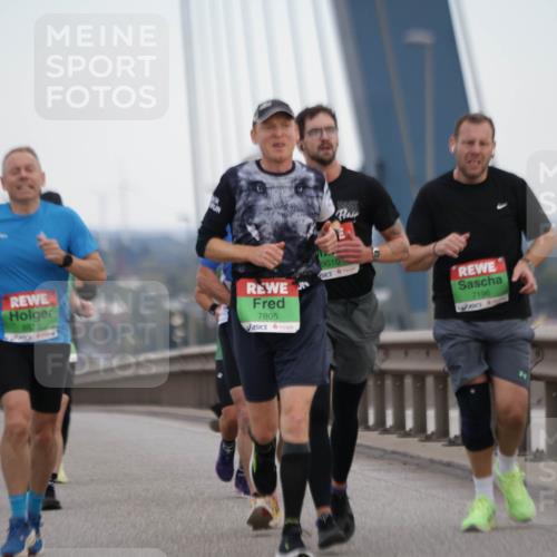 03.10.2025 - Köhlbrandbrückenlauf Jannik Wohlers http://msf.ph/oto/9137279 03.10.2025 15:25:01 Position 1 8813, 7805, 9010, 7196, 7226 meine-sportfotos.de