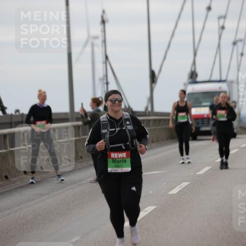 03.10.2025 - Köhlbrandbrückenlauf Jannik Wohlers http://msf.ph/oto/9137289 03.10.2025 16:07:32 Position 1 8510 meine-sportfotos.de