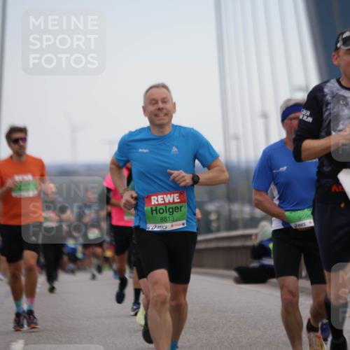 03.10.2025 - Köhlbrandbrückenlauf Jannik Wohlers http://msf.ph/oto/9137322 03.10.2025 15:25:02 Position 1 7284, 8813, 12, 9010, 9596 meine-sportfotos.de