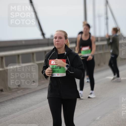 03.10.2025 - Köhlbrandbrückenlauf Jannik Wohlers http://msf.ph/oto/9137365 03.10.2025 16:07:40 Position 1 8630 meine-sportfotos.de