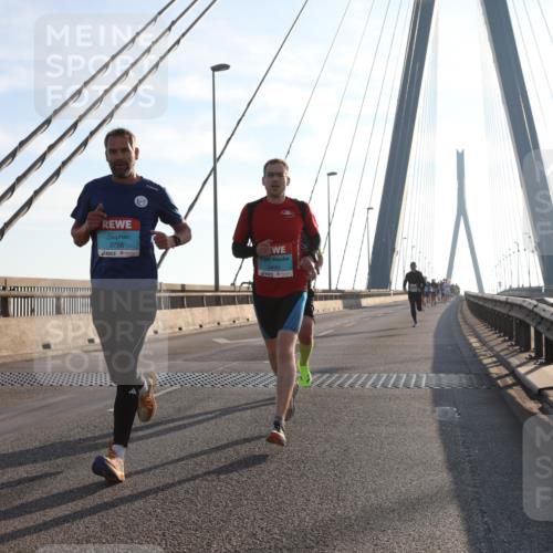 03.10.2025 - Köhlbrandbrückenlauf Yannick Fuchs http://msf.ph/oto/9137377 03.10.2025 08:21:17 Position 2 3756, 3490 meine-sportfotos.de