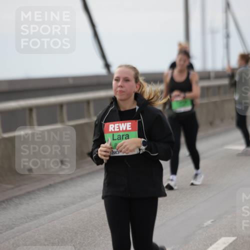 03.10.2025 - Köhlbrandbrückenlauf Jannik Wohlers http://msf.ph/oto/9137379 03.10.2025 16:07:41 Position 1  meine-sportfotos.de