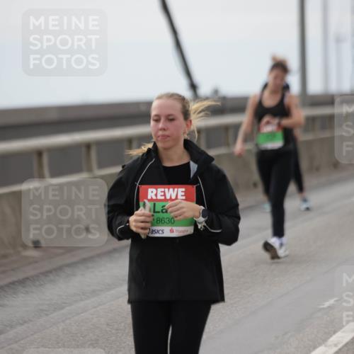 03.10.2025 - Köhlbrandbrückenlauf Jannik Wohlers http://msf.ph/oto/9137412 03.10.2025 16:07:41 Position 1 8630 meine-sportfotos.de