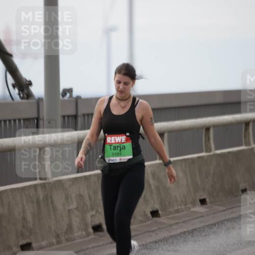 03.10.2025 - Köhlbrandbrückenlauf Jannik Wohlers http://msf.ph/oto/9137427 03.10.2025 16:07:45 Position 1 8494 meine-sportfotos.de