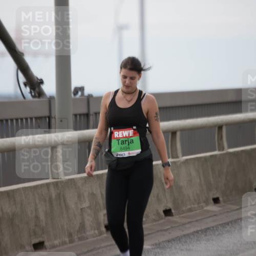 03.10.2025 - Köhlbrandbrückenlauf Jannik Wohlers http://msf.ph/oto/9137436 03.10.2025 16:07:45 Position 1 8494 meine-sportfotos.de
