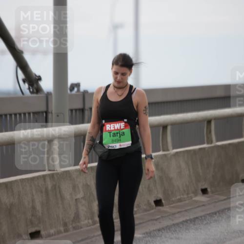 03.10.2025 - Köhlbrandbrückenlauf Jannik Wohlers http://msf.ph/oto/9137442 03.10.2025 16:07:45 Position 1 8494 meine-sportfotos.de