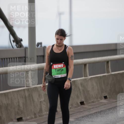 03.10.2025 - Köhlbrandbrückenlauf Jannik Wohlers http://msf.ph/oto/9137450 03.10.2025 16:07:45 Position 1 8494 meine-sportfotos.de